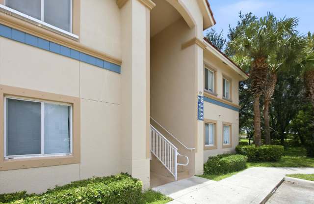 1169 Golden Lakes Boulevard Gallery 4