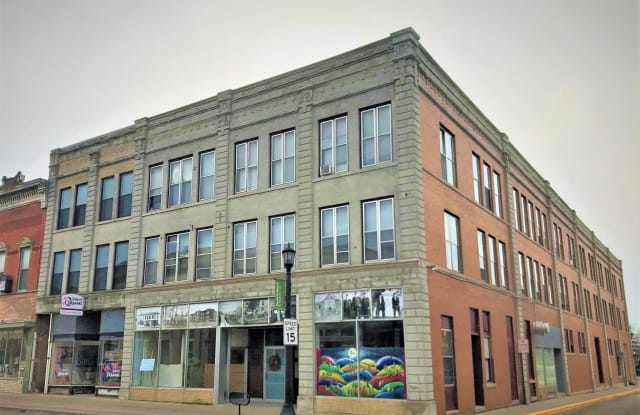 15 East Main Street #14 - 15 West Main Street, Platteville, WI 53818