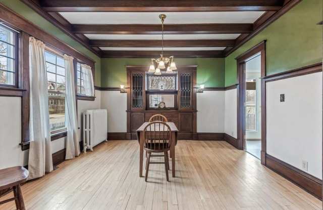 June 2026 ~ Cute 4 bedroom house. Spacious bedrooms. In unit laundry and dishwasher. - 425 North Wheeler Street, St. Paul, MN 55104 June 2026 ~ Cute 4 bedroom house. Spacious bedrooms. In unit laundry and dishwasher. - 425 North Wheeler Street, St. Paul, MN 55104