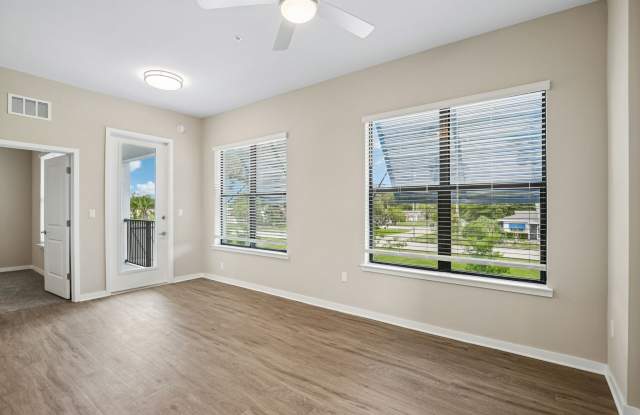 Imperial Crossing Luxury Apartment Homes Gallery 2