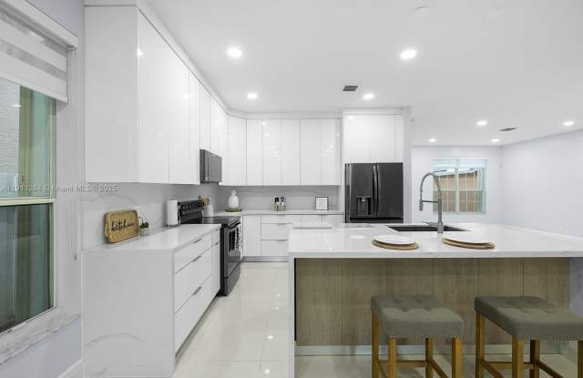 16296 SW 26th St photos photos