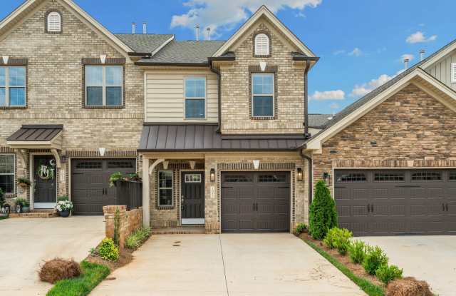 Available NOW! 2BR/2.5BA Townhouse in Mebane photos photos