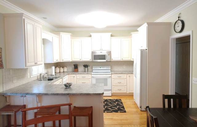 3 Bedroom 2.5 Half Bath Townhouse with 2 Car Garage photos photos