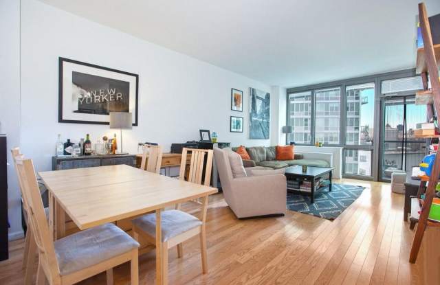 4730 Center Boulevard photos photos