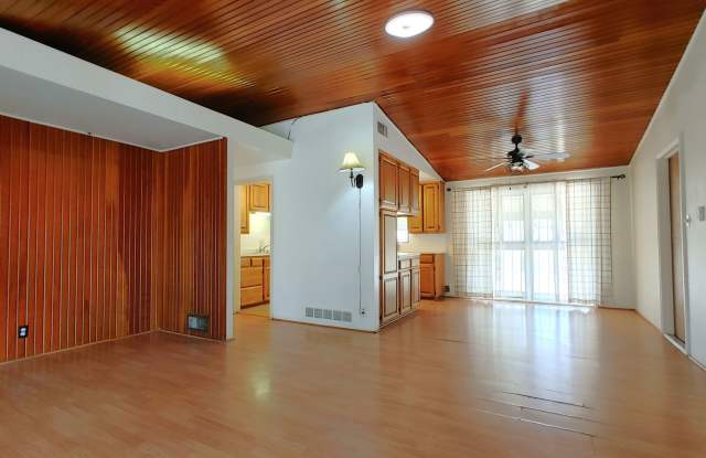 Centrally Located 3 Bedroom 1 Bathroom In The NE Gallery 4