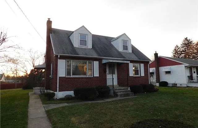 921 Cambridge Ave. photos photos