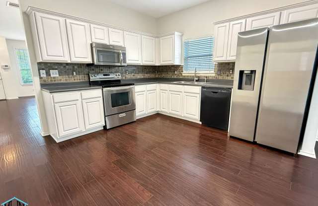 Welcome to your dream home in Helotes, right off 1604 and Hausman Rd. Gallery 1