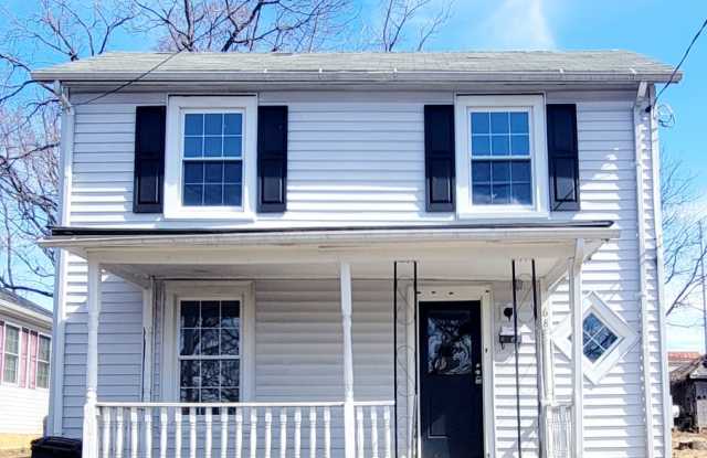 Two-Bedroom Single Family Home in Downtown Lynchburg photos photos Two-Bedroom Single Family Home in Downtown Lynchburg photos photos