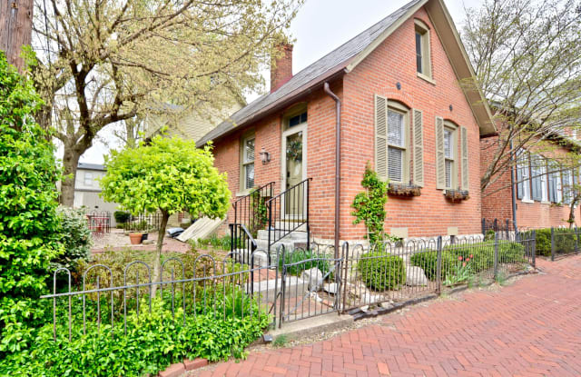 296 E Beck Street - 296 East Beck Street, Columbus, OH 43206