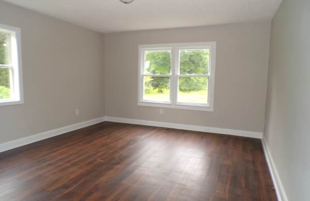 5223 Loop Road Gallery 4