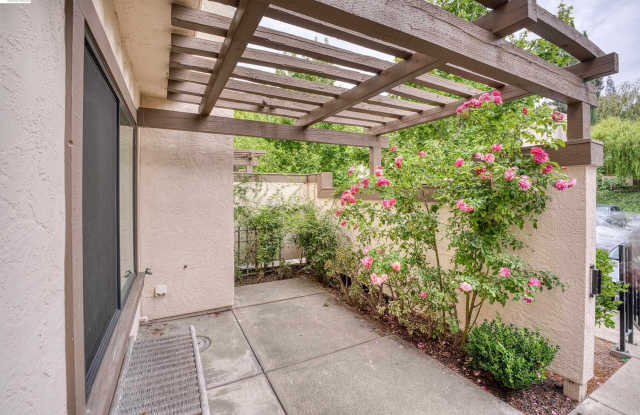 535 Churchill Downs Ct Gallery 2