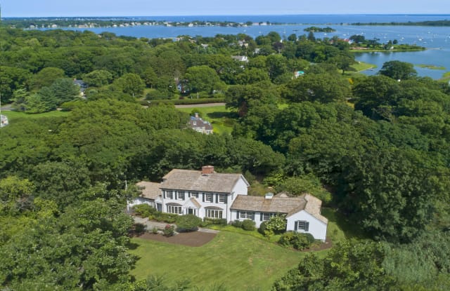 177 Indian Head Road - 177 Indian Head Road, Riverside, CT 06878