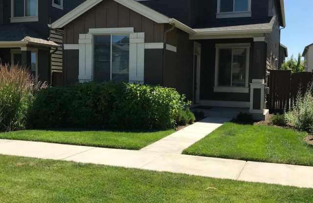 Beautiful NE Bend home, includes office and bonus area! photos photos