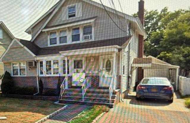 74 Oakland Avenue - 74 Oakland Avenue, Lynbrook, NY 11563