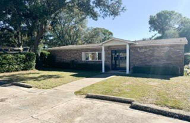 220 NE Hospital Drive - 220 Hospital Drive Northeast, Fort Walton Beach, FL 32548