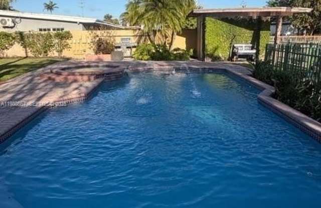 10720 SW 43rd Ln photos photos