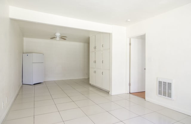 $300 OFF MOVE IN SPECIAL - 1 BED/1 BATH DOWNSTAIRS UNIT Gallery 3