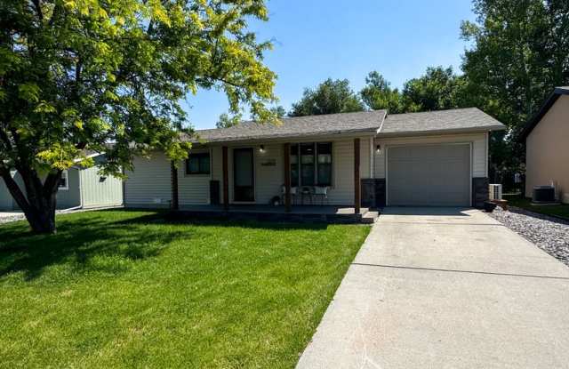 Dog Friendly 2 bed/ 1 bath HOUSE for Rent! - 1379 Yonkee Avenue, Sheridan, WY 82801 Dog Friendly 2 bed/ 1 bath HOUSE for Rent! - 1379 Yonkee Avenue, Sheridan, WY 82801