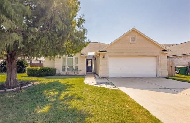 111 Hackamore Lane - 111 Hackamore Lane, Victoria, TX 77904