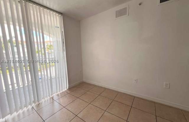 13780 NE 3rd Ct Gallery 4