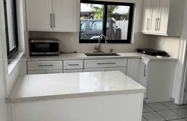 8240 NW 181st St photos photos