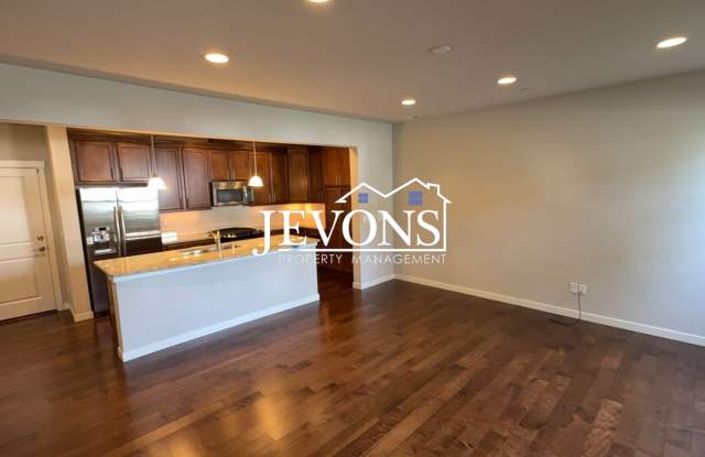 $500 Off First Month's Rent! 3 Bed/2.5 Bath Townhouse - W/D included with garage parking Gallery 4