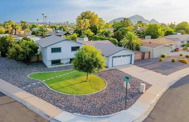 8249 E REDWING Road Gallery 2