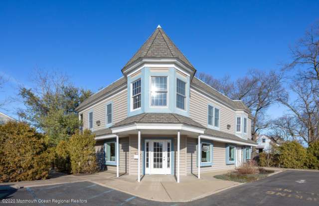 2425 Bridge Avenue Gallery 2