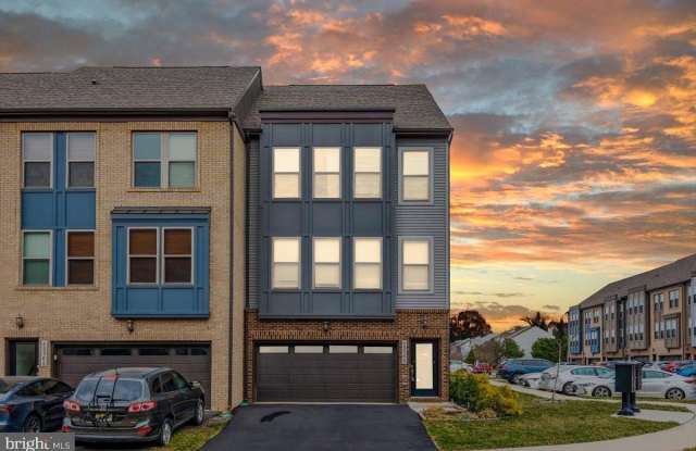 45366 DAVENO SQUARE - 45366 Daveno Square, Sterling, VA 20164