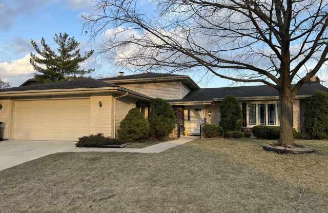 1115 Oakwood Drive - 1115 Oakwood Drive, Westmont, IL 60559