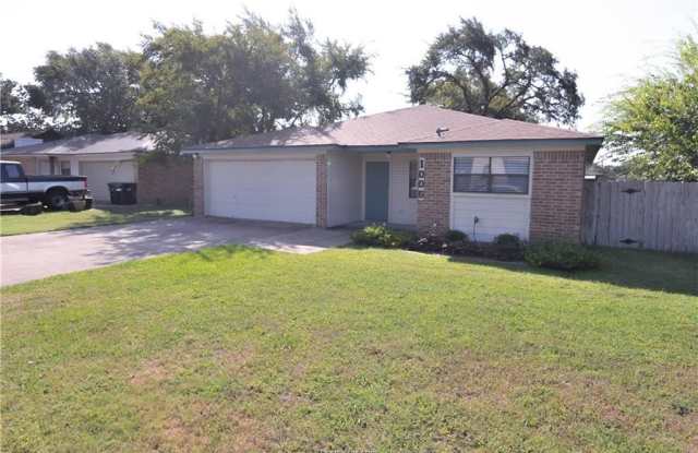 1006 Hardwood Lane photos photos