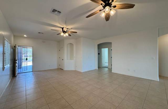 3BR,2BS Custom home w/3 Car-Boat Deep Garage-Target shopping area - 1653 Oro Avenue, Bullhead City, AZ 86442