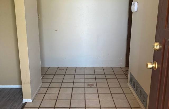 Eastside 3 bed 2 bath - Pool and Garage - 8953 East Kirkpatrick Circle, Tucson, AZ 85710