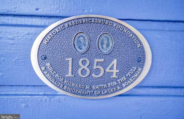 1102 PRINCE EDWARD Street Gallery 3
