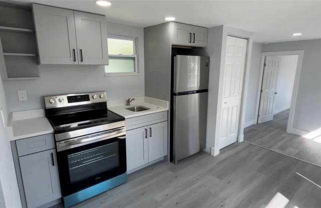 2105 N ALLENDALE AVENUE photos photos