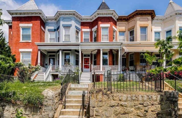 104 R ST #A NE Gallery 1