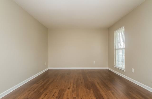 1052 Vanguard Dr Gallery 4