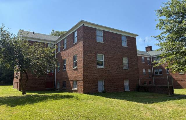 1876 Forrest Hills Blvd-4 Gallery 3