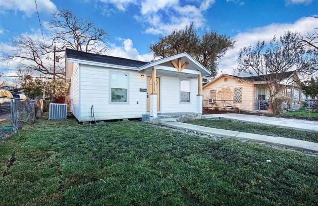 4330 Valdez Dr - 4330 Valdez Drive, Corpus Christi, TX 78416