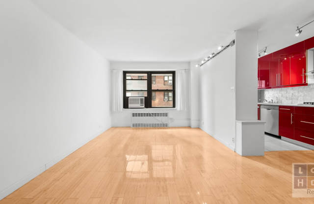 415 Grand Street Gallery 3