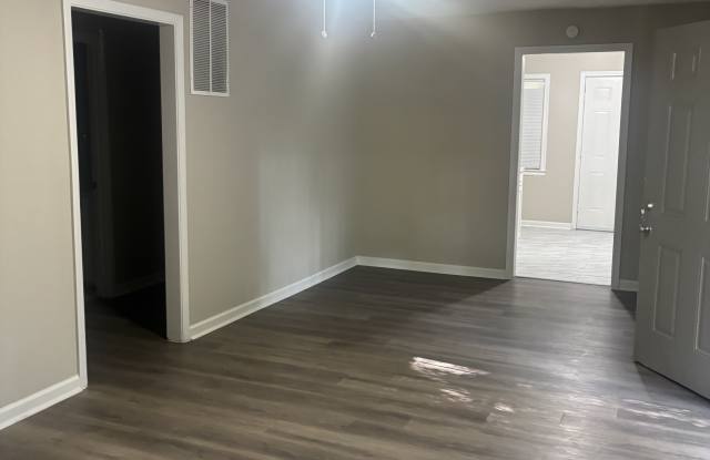 4746 Hodge Road Gallery 4