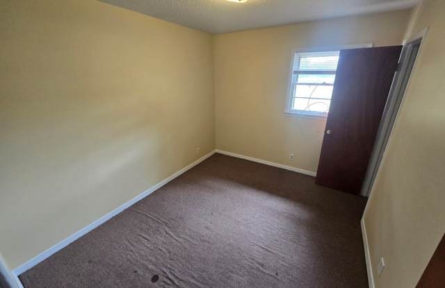 806 S Ussery Gallery 3