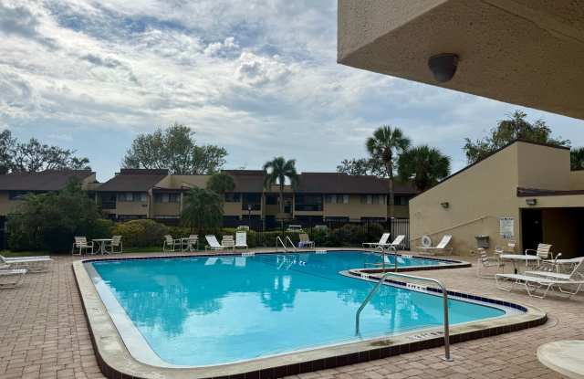 North St. Pete 2/2 condo Gallery 4