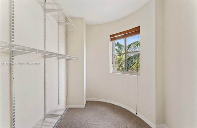 Spacious 5BR House in Homestead Gallery 4