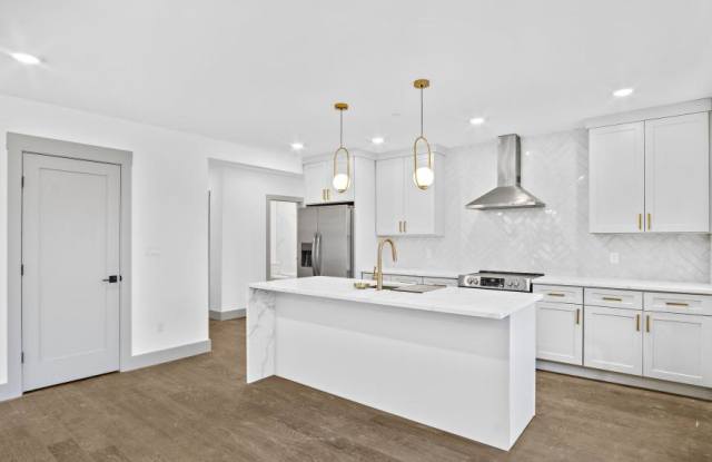 127 East Cottage St. photos photos