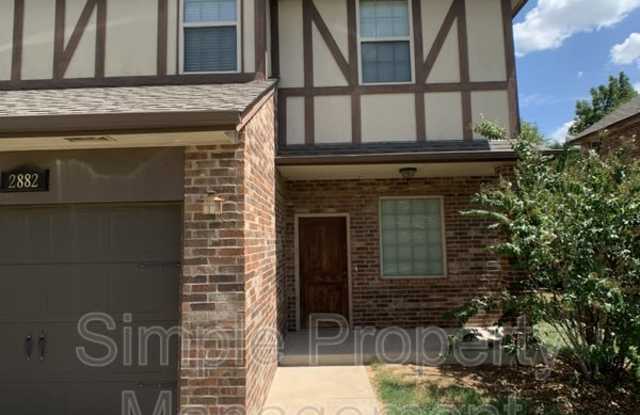 2884 Muzzy St Gallery 2