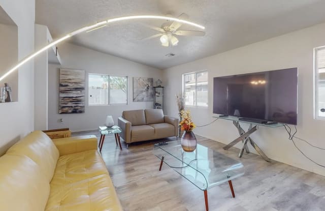 9309 Halyard Rd Nw - 9309 Halyard Road Northwest, Albuquerque, NM 87121