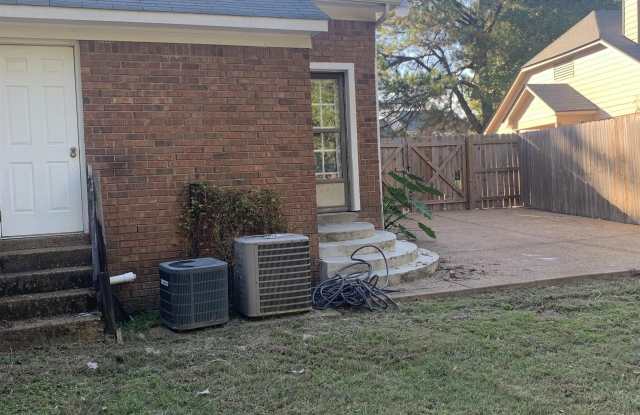4834 STURBRIDGE Ln Gallery 2