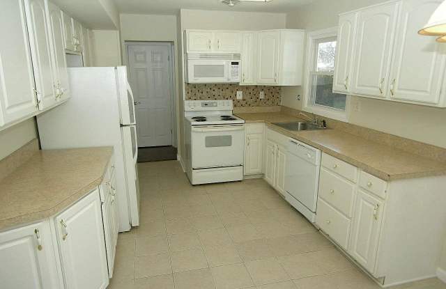 2808 BUXMONT LANE Gallery 3