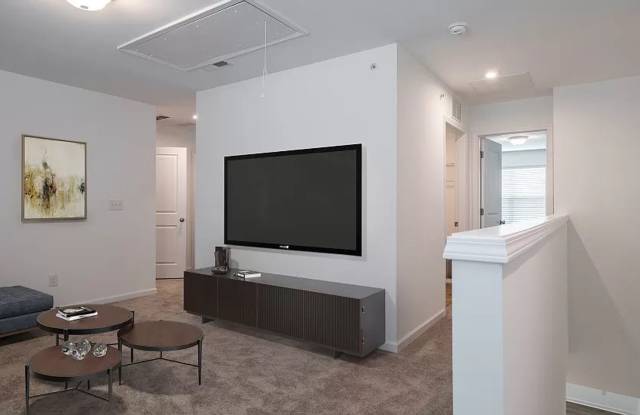 Room in 4 Bedroom Home at Langhorne Ave SW Gallery 4
